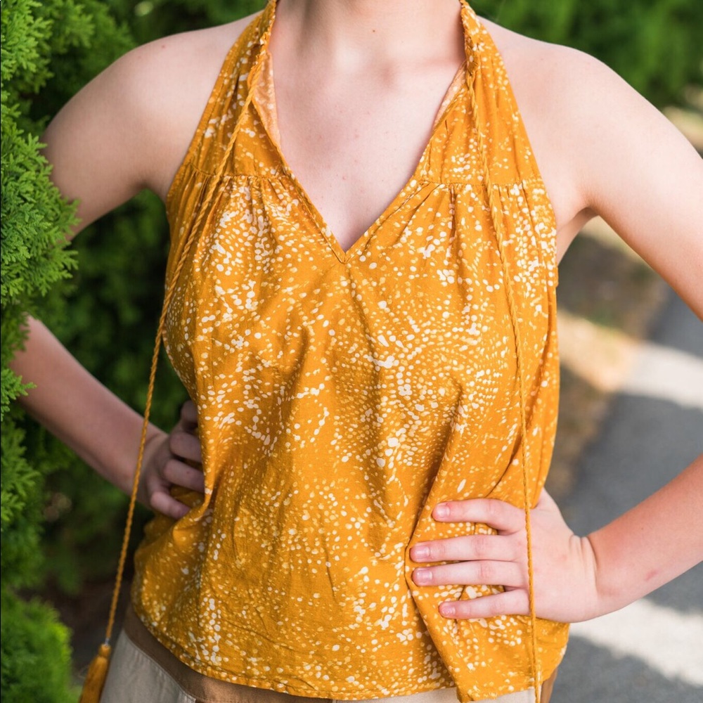 YELLOW TANK TOP SUPER CUTE